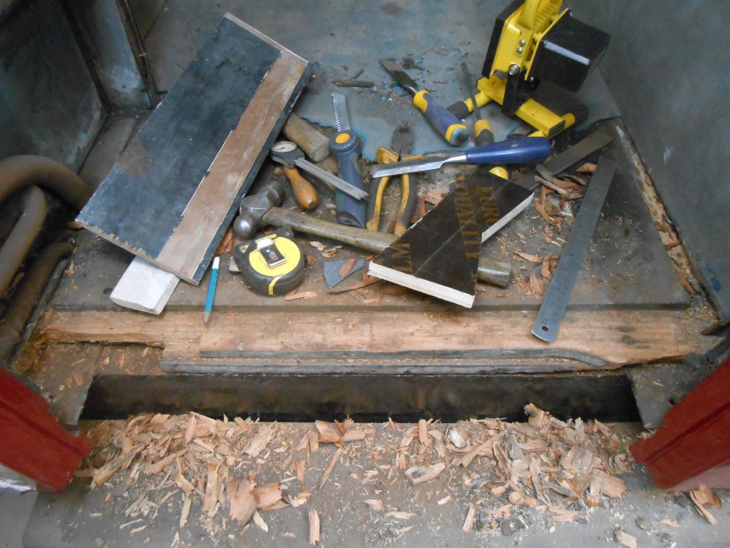 How many tools does it take to repair a floor?