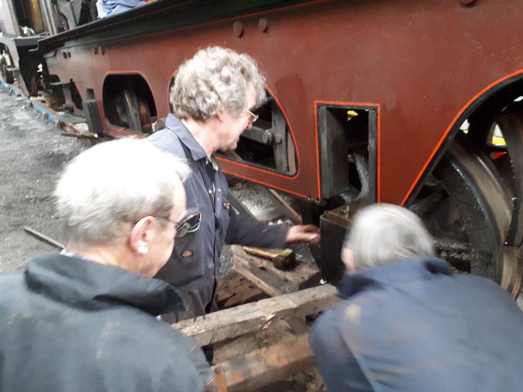 Ade, John Dixon and Alan with one of FR20's axleboxes