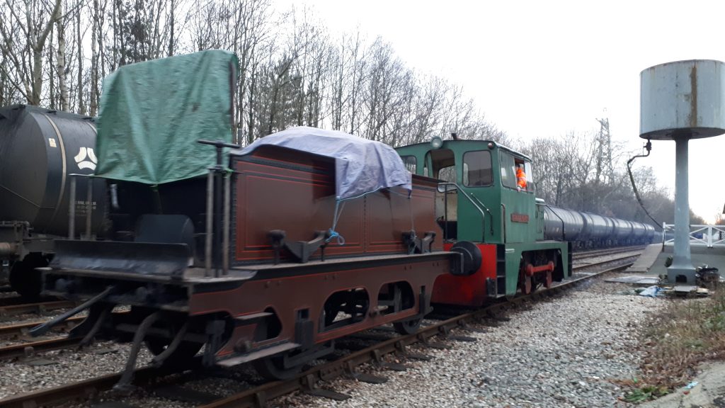 Adrian tows FR 20's tender to the loading road with Stanlow