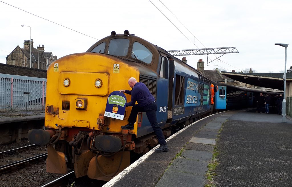 'Concrete Bob' at the head of the return leg of the Class 37 Farewell Tour