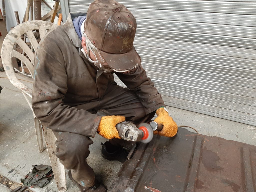 Fred cleaning one of FR 20's brake pins