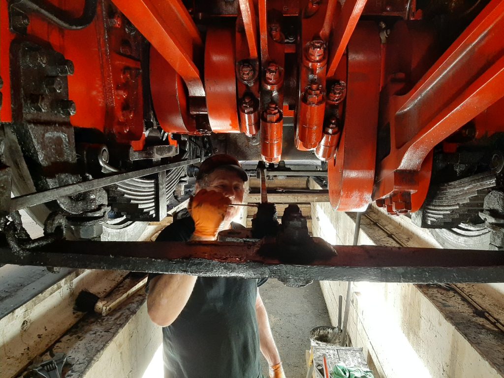 Keith dismantling brake gear on 5643