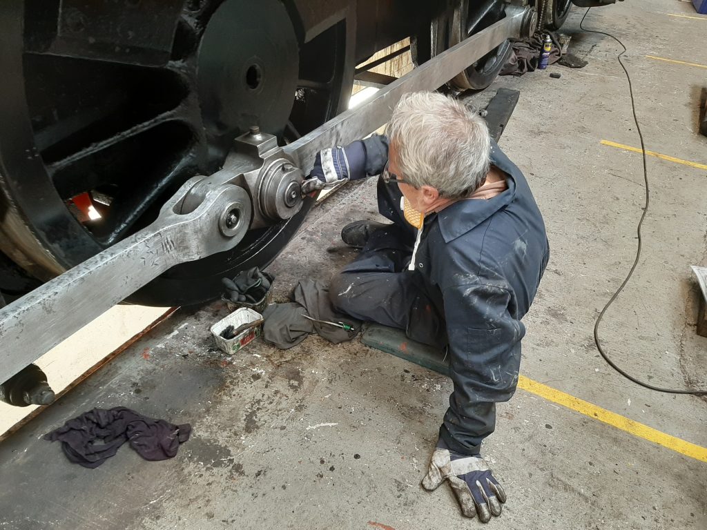 Paul Balshaw cleaning 5643's rods