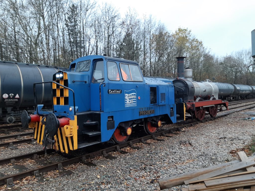 Progress shunting FR 20's engine back to the FRT shed