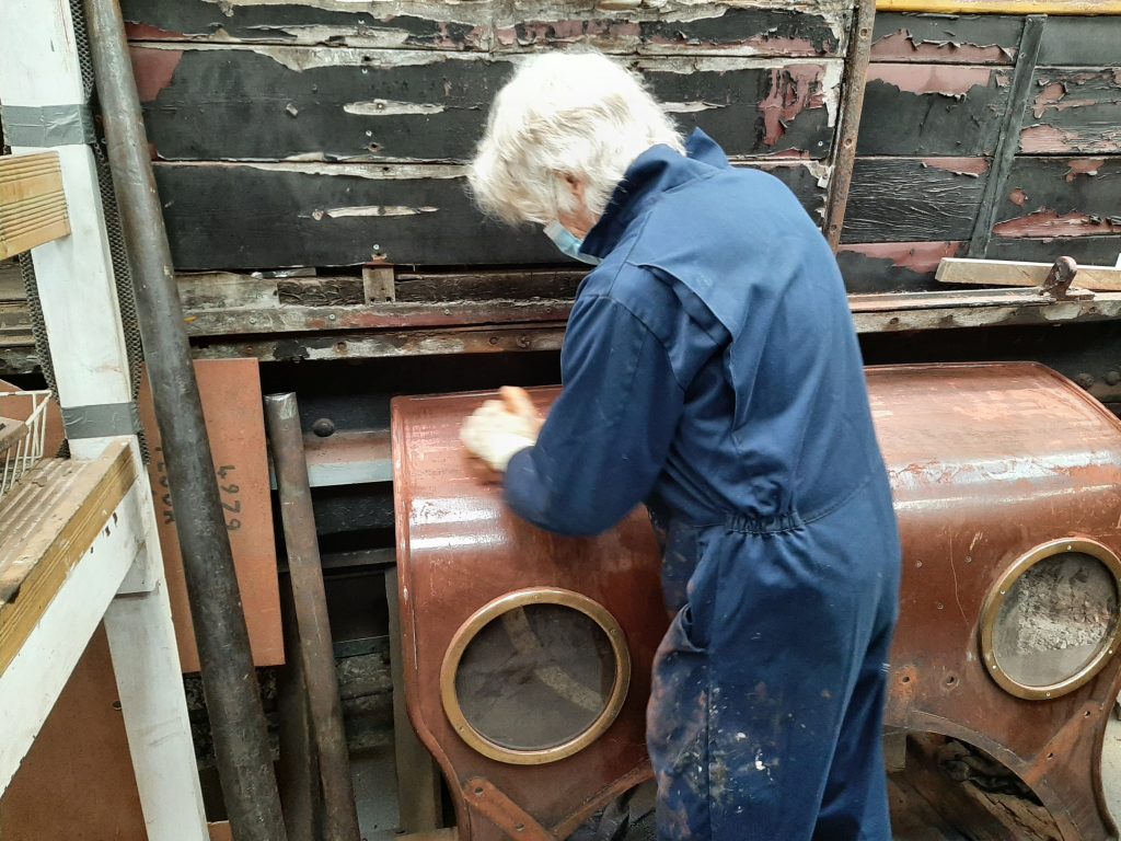 Ed Tatham rubs down FR 20's cab spectacle plate