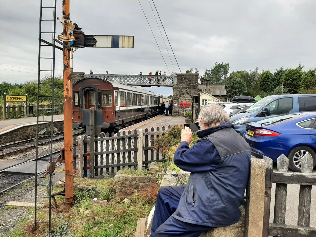 Alan taking a carriage photo?