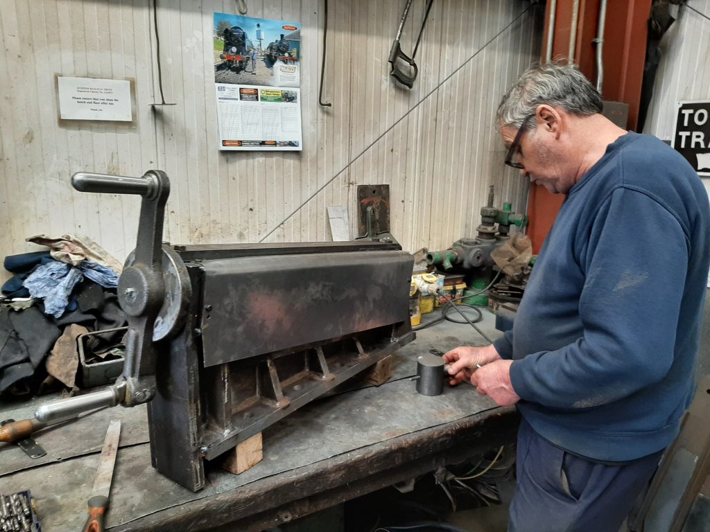 Keith continues to fabricate the new screw reverser for Wootton Hall