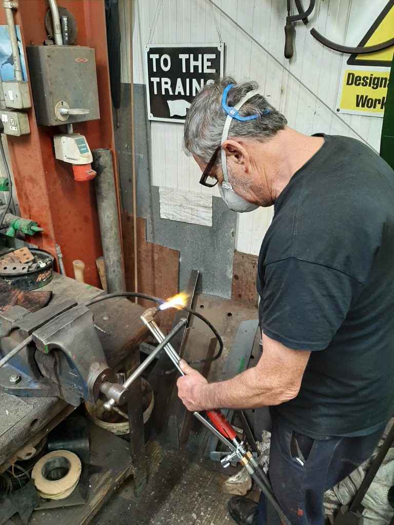 Keith annealiing pipework from 5643's smokebox