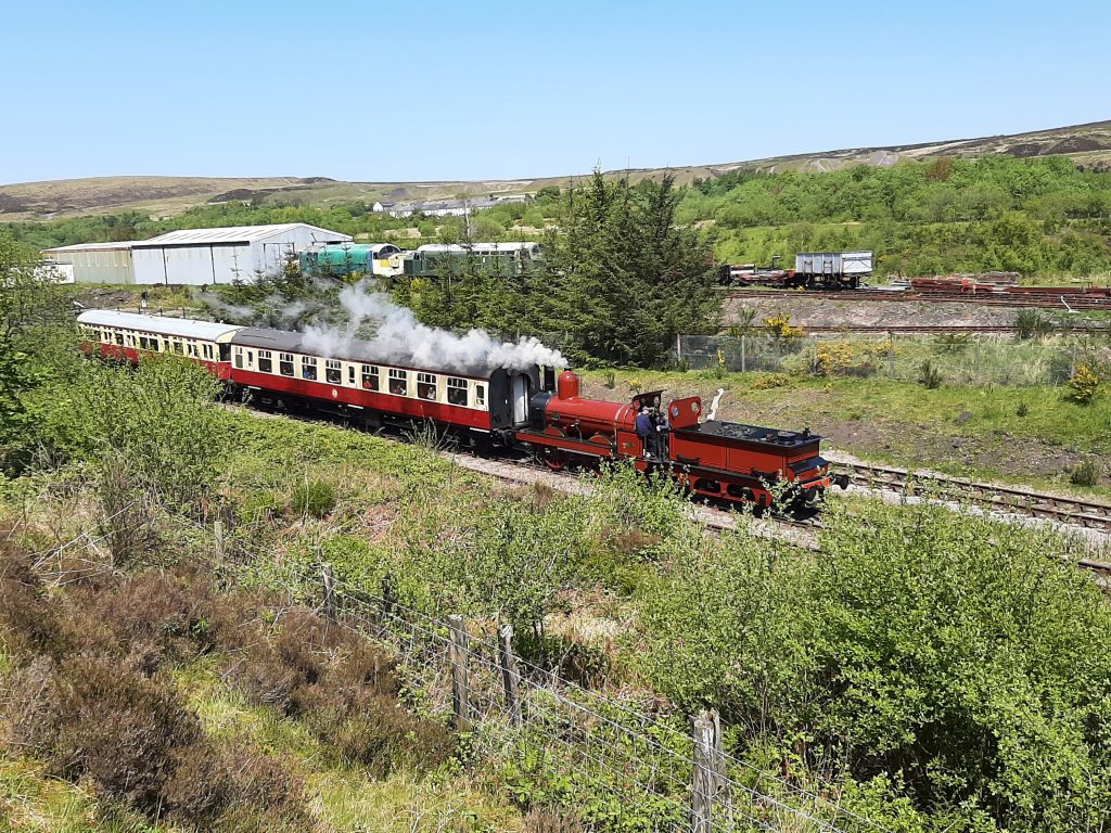 FR 20 heading down the valley with its train