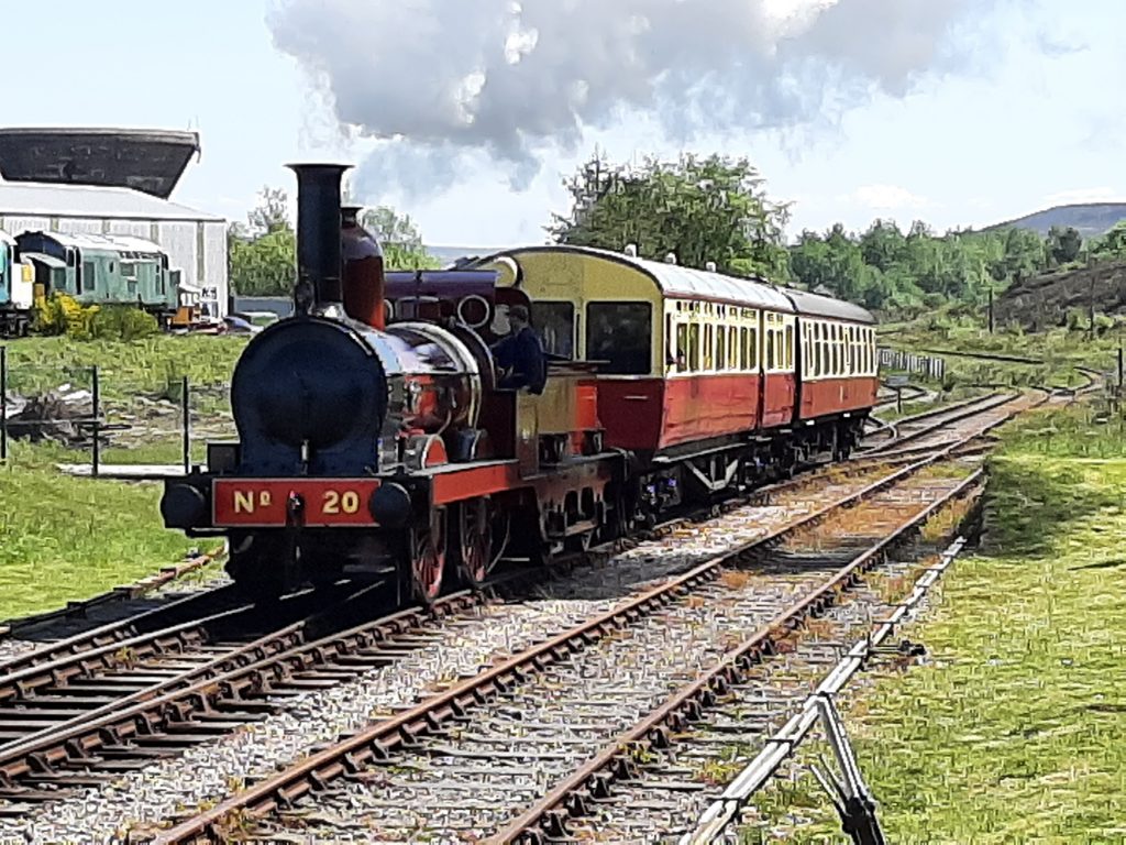 FR 20 and train approaching Furnace Sidings Station