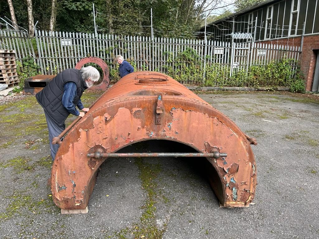 Examining the saddle tank at Bradshaw's